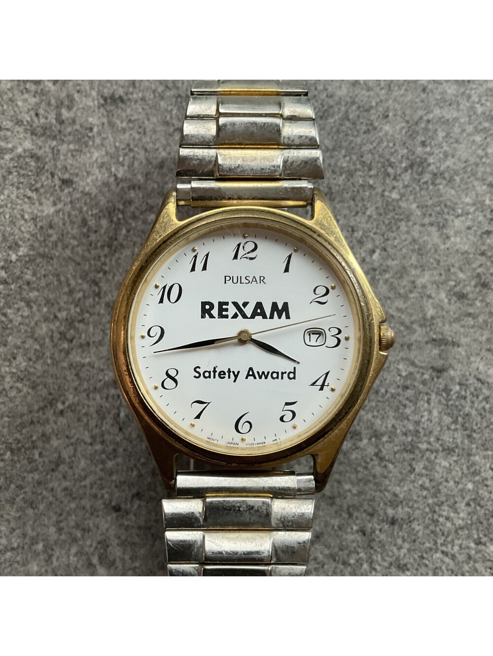 Vintage PULSAR V732-0D80 Gold Tone Case Analog Men's Watch New Battery A17